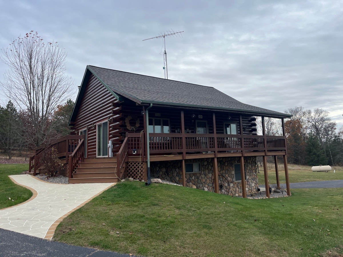 W11653 High Falls Road , Crivitz, WI, US