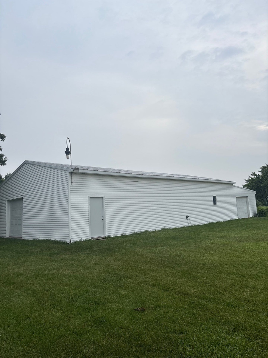 Lakeville, IN, 46536, US