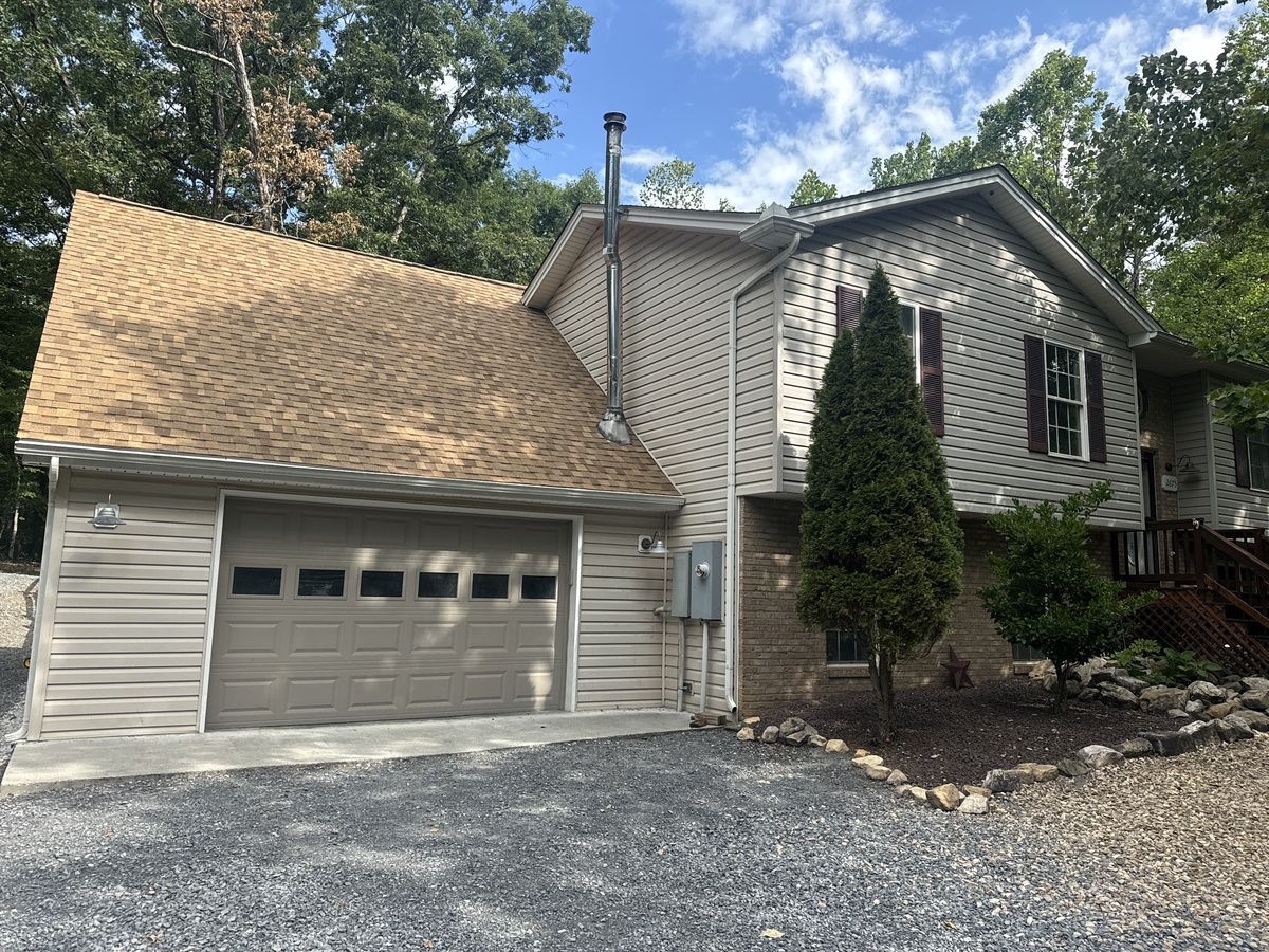 2675 Hawksbill Road , McGaheysville, VA, US