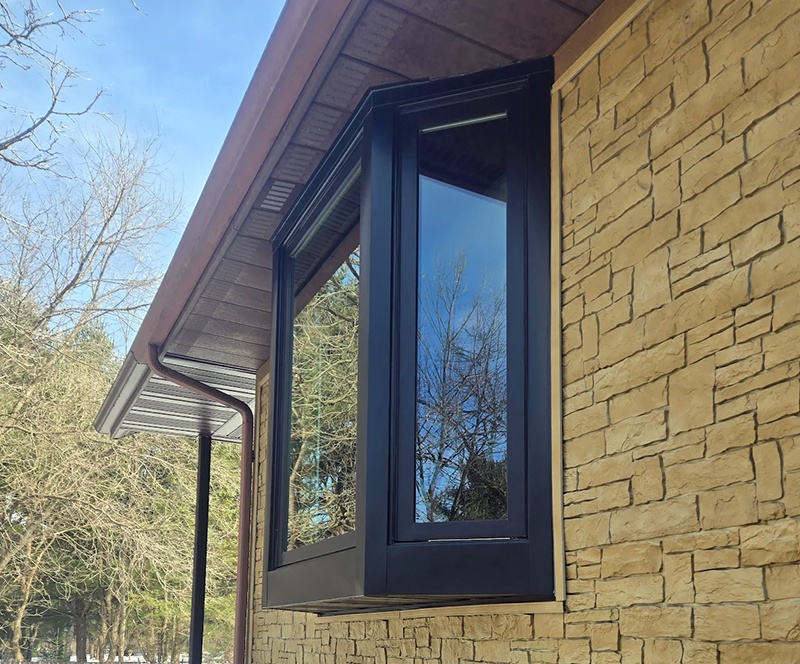 210 South Beach Drive , Altoona, WI, US