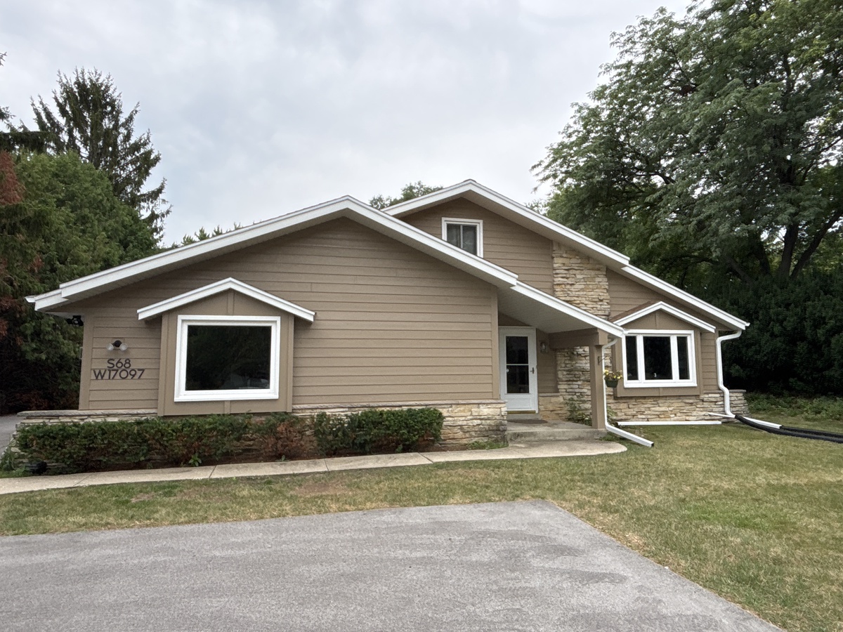 S68W17097 Martin Drive , Muskego, WI, US