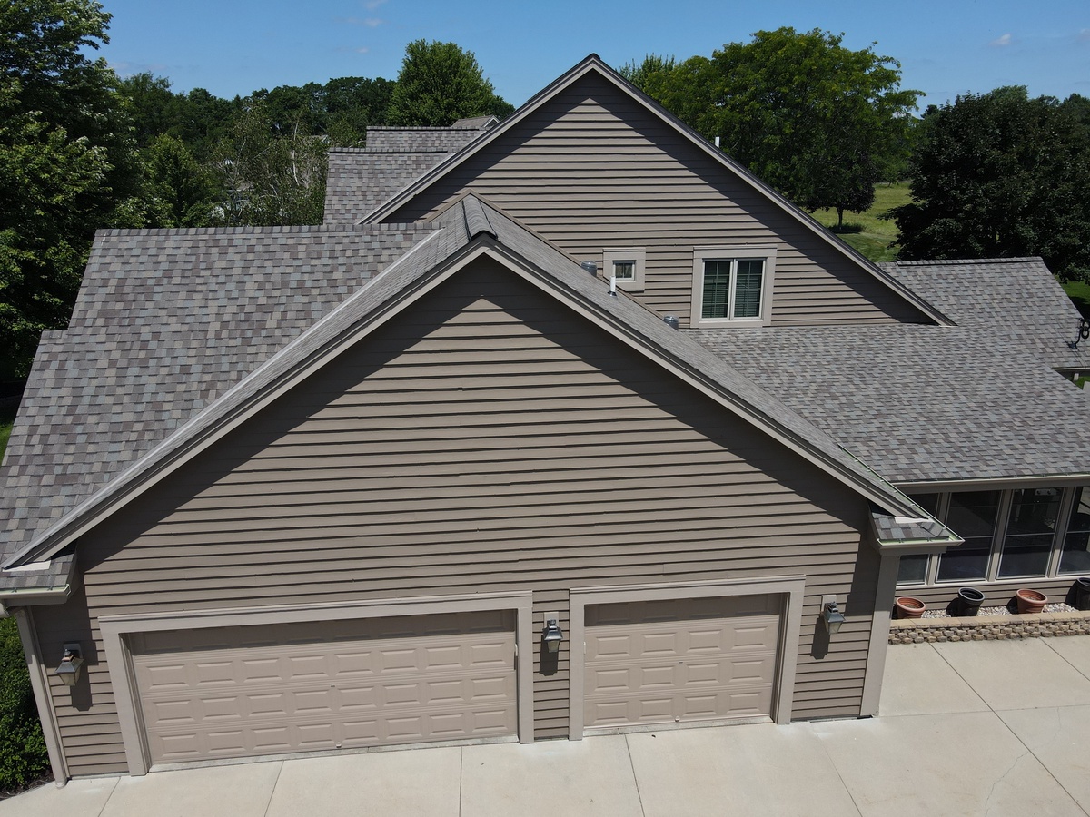 N90W25245 Tomahawk Drive , Sussex, WI, US