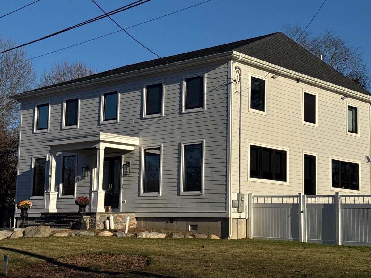 20 Puritan Avenue , Barrington, RI, US
