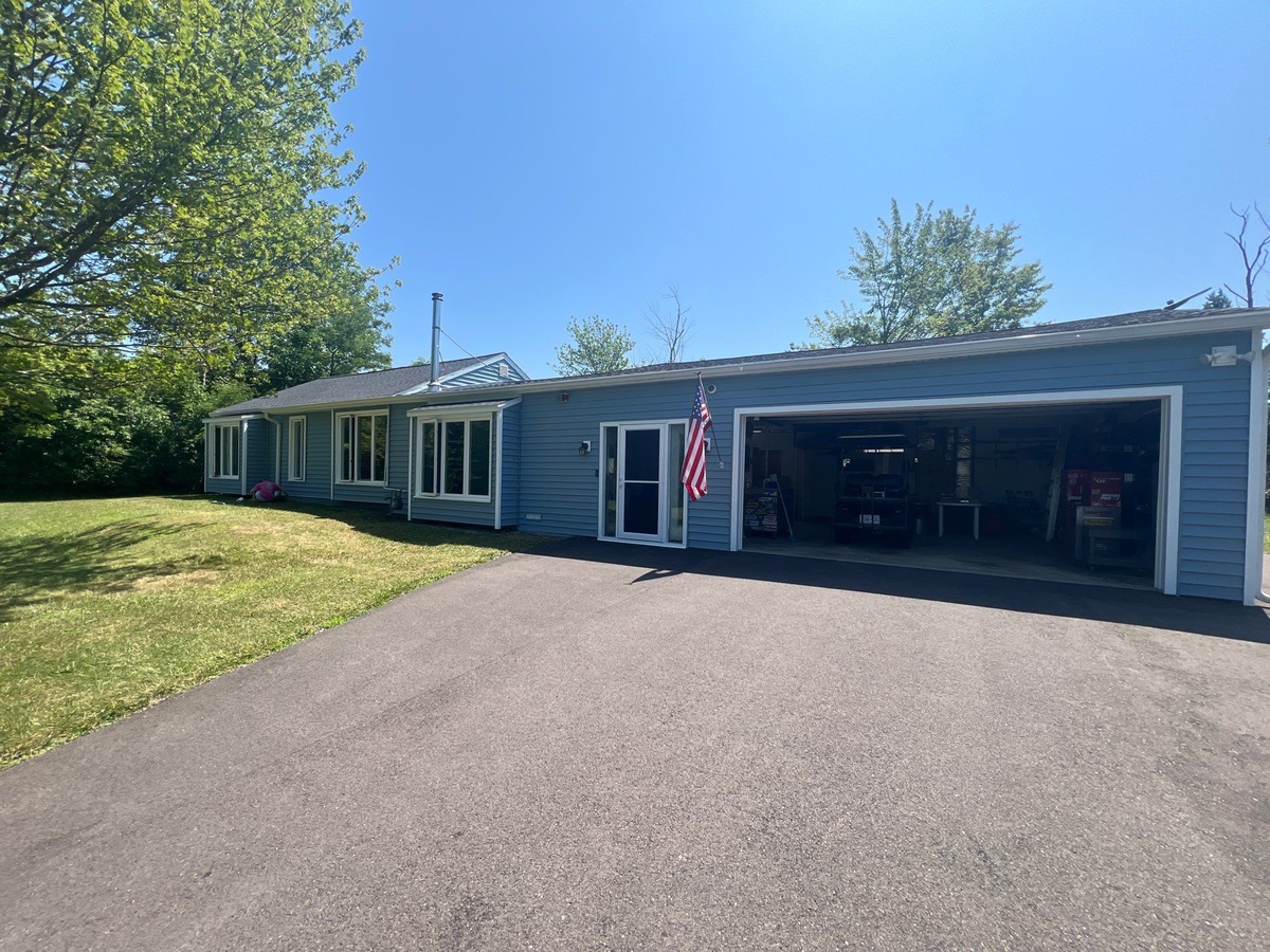 6823 Lake Shore Road , Highland-on-the-Lake, NY, US