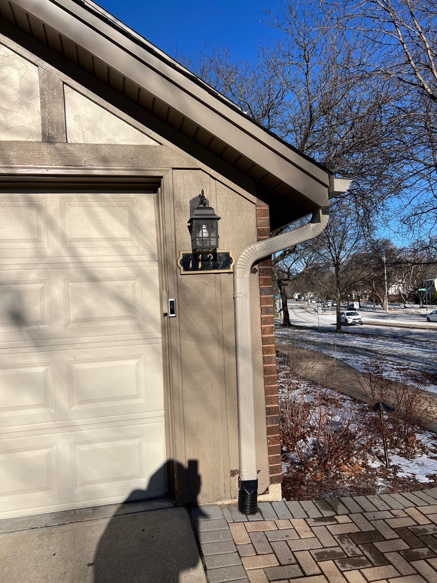 1139 South Naper Boulevard , Naperville, IL, US