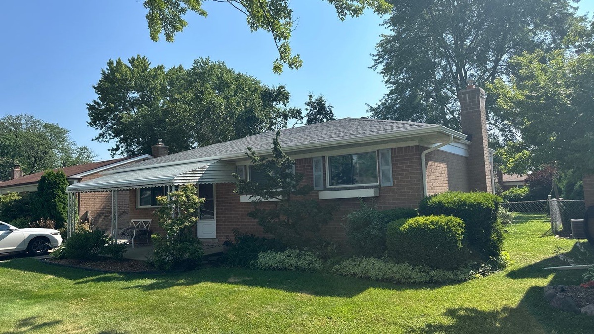 30118 Pinto Drive , Warren, MI, US