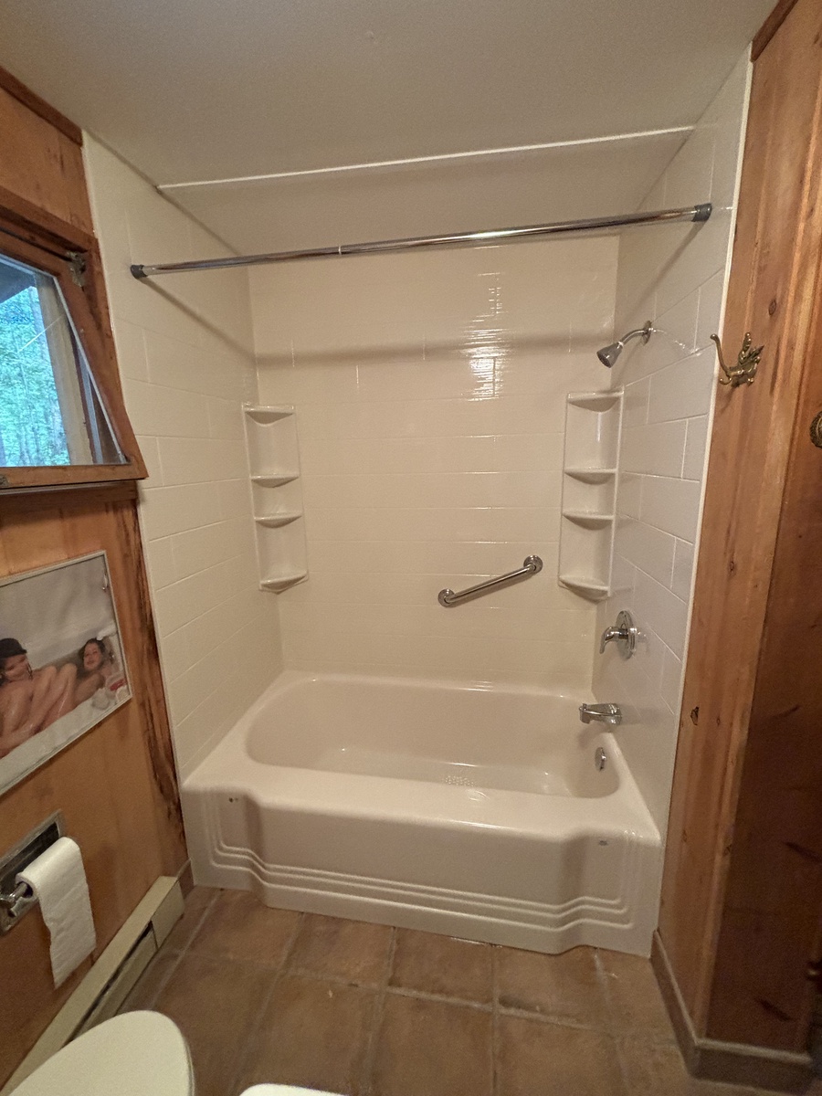 8 Lakeview Drive , Stockbridge, MA, US