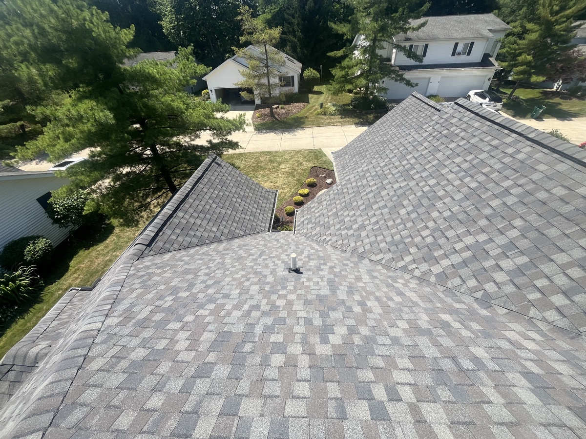 303 West Barrington Drive , Chardon, OH, US