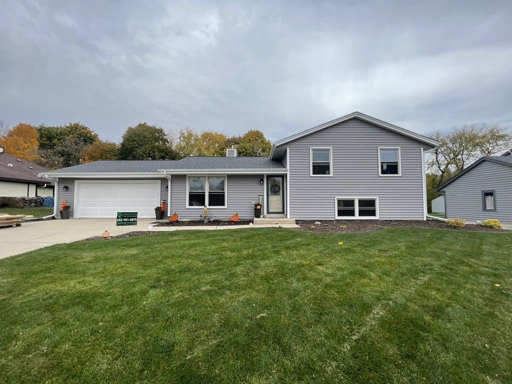 N28W22118 Indianwood Court , Waukesha, WI, US