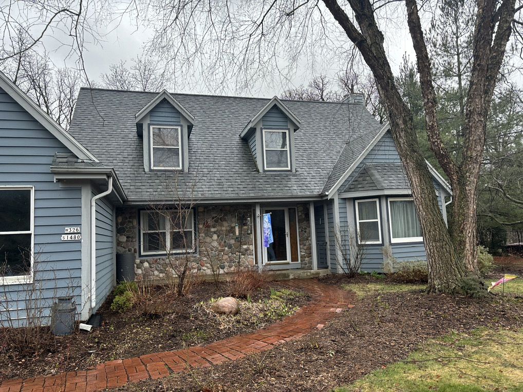 W326S1480 Forest Hills Drive , Delafield, WI, US