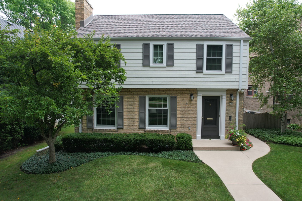608 East Lexington Boulevard , Whitefish Bay, WI, US