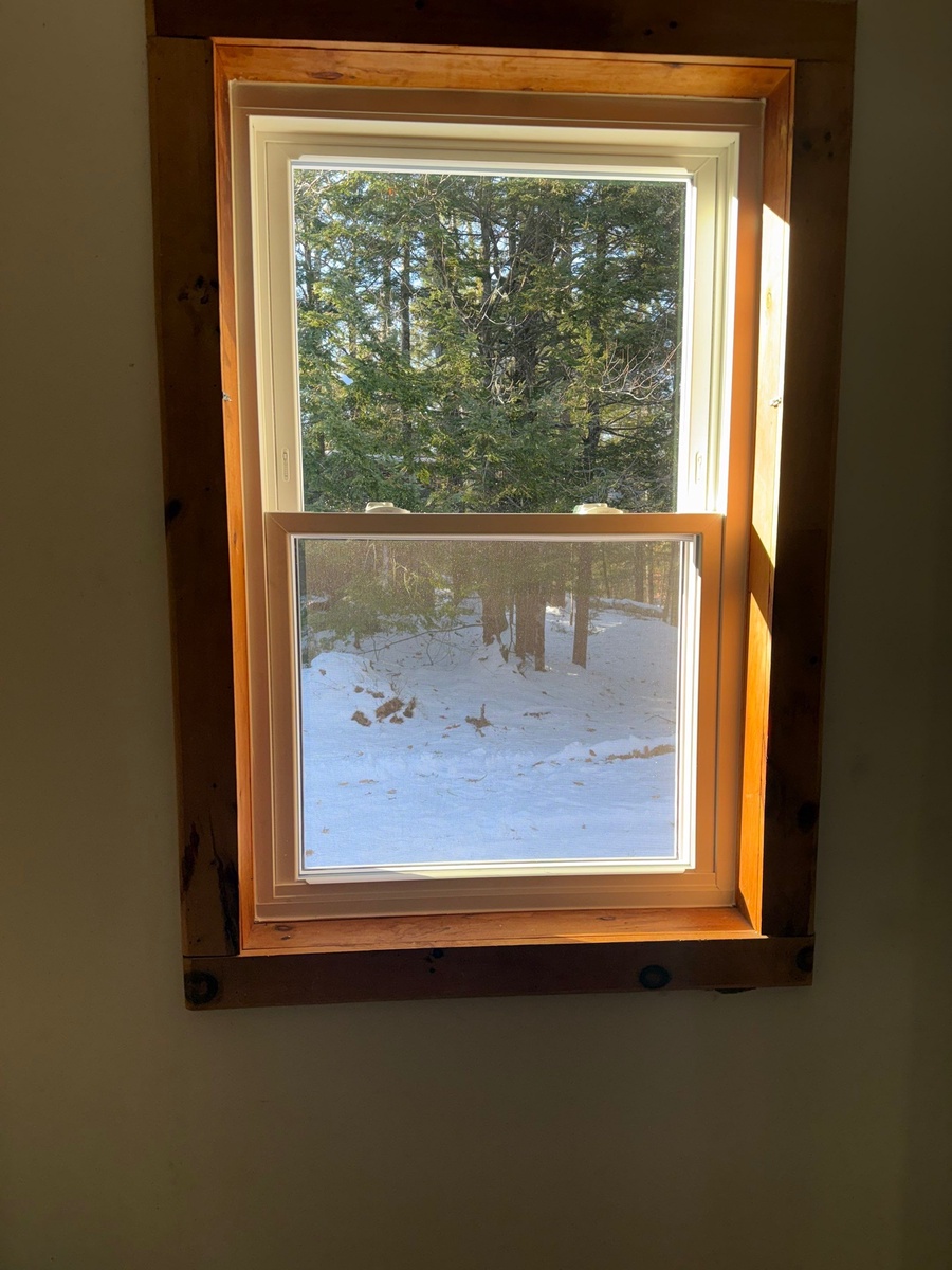 532 Ray Road , Henniker, NH, US