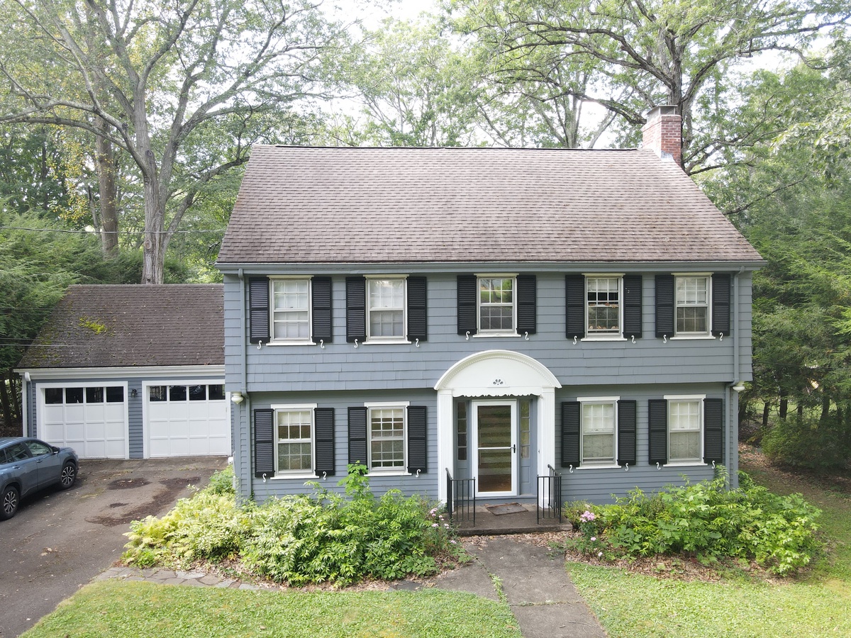 300 Knollwood Drive , New Haven, CT, US