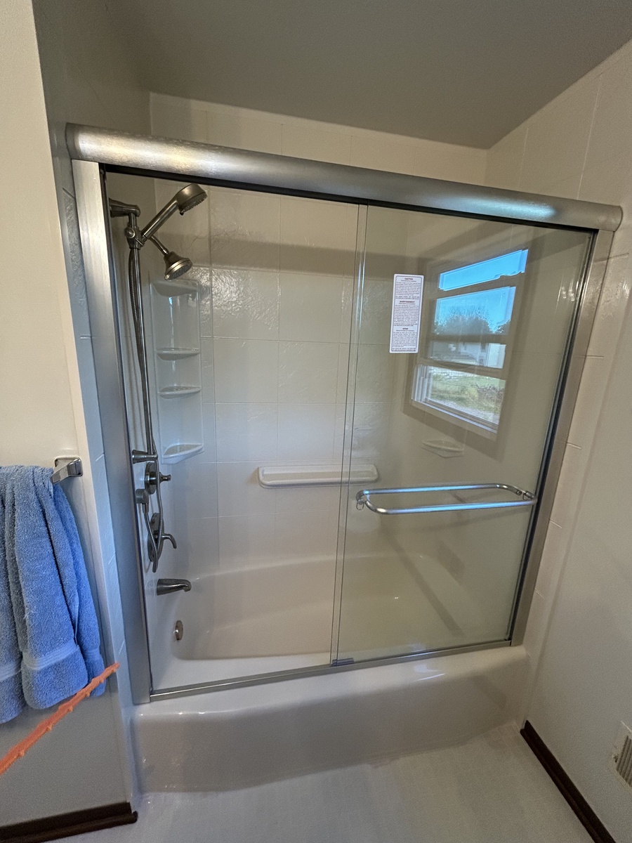 3316 Wildwood Drive , Manitowoc, WI, US