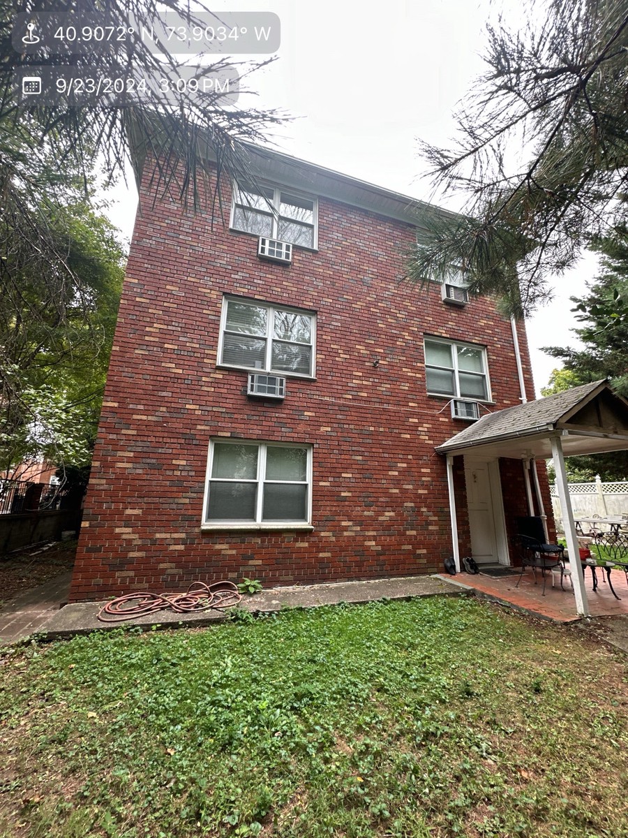 5925 Delafield Avenue , City of New York, NY, US