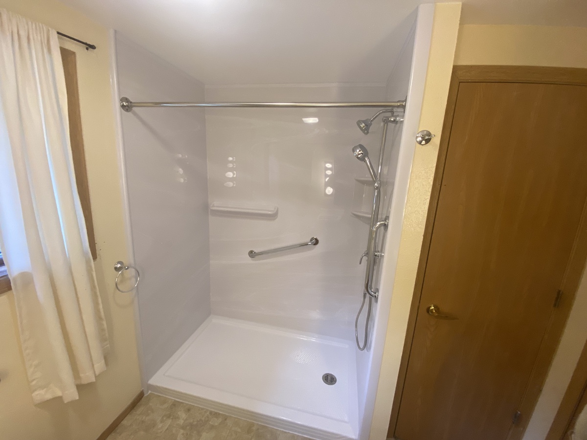 11054 East Lane , Waupaca, WI, US