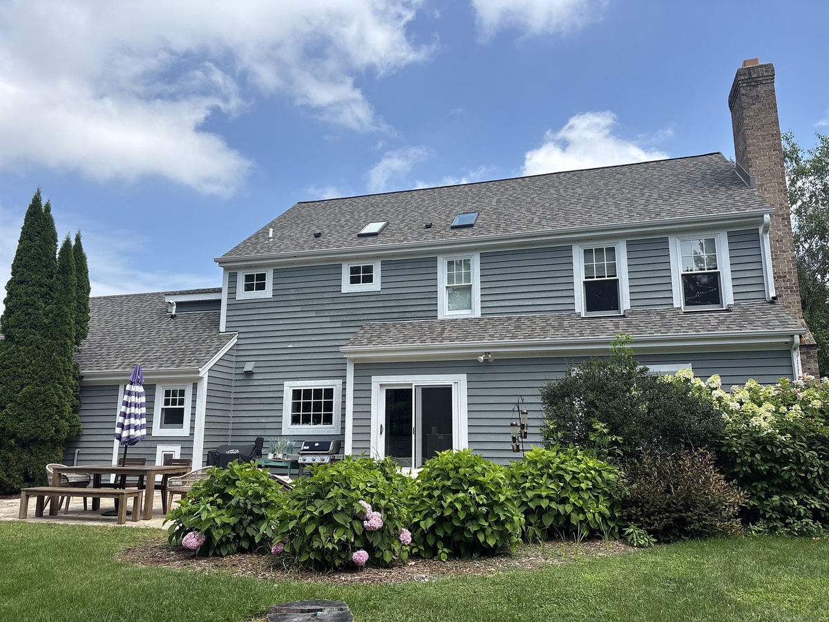 350 Hawthorne Court , Delafield, WI, US