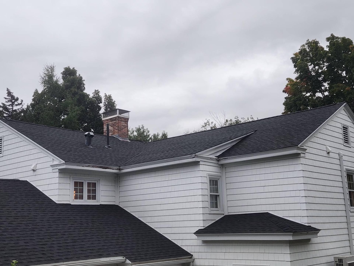 6 Riverdale Drive , Orono, ME, US
