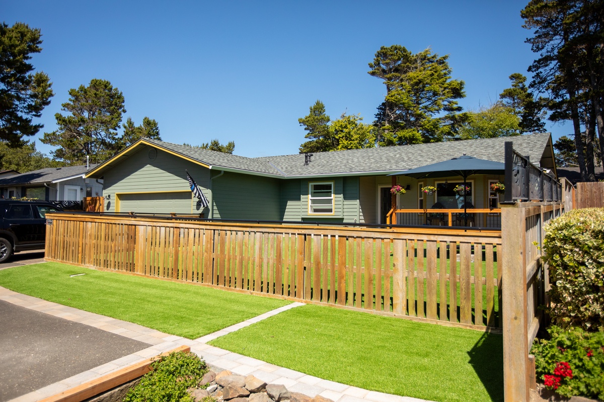 5340 La Fiesta Way , Lincoln City, OR, US