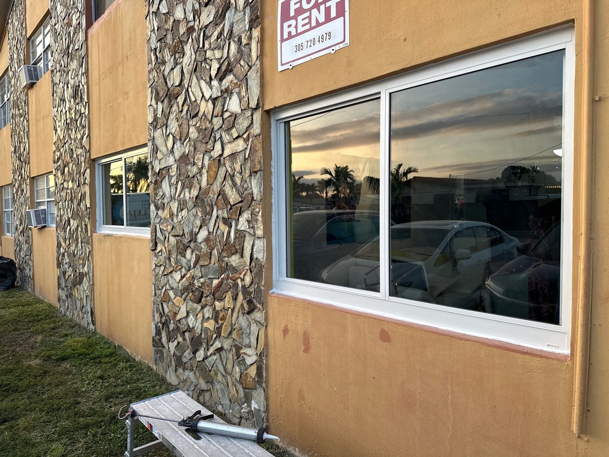 1215 West 66th Street , Hialeah, FL, US