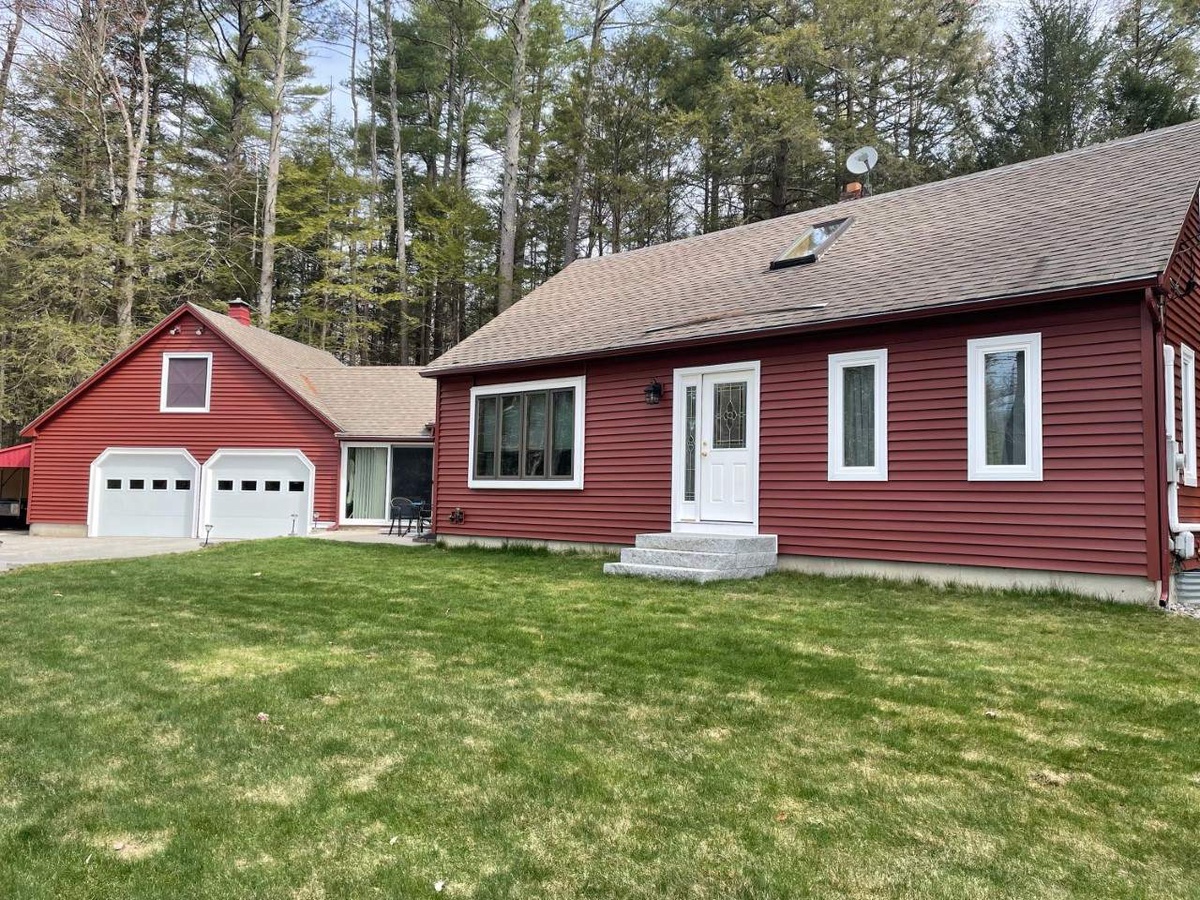 114 Clark Hill Road , New Boston, NH, US