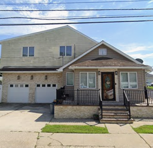 19 Sherman Avenue , Bethpage, NY, US