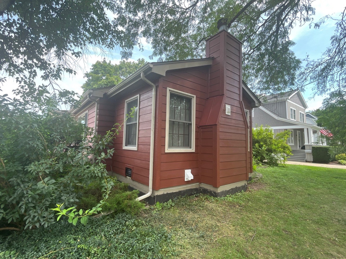 223 South Sumner Street , Wheaton, IL, US
