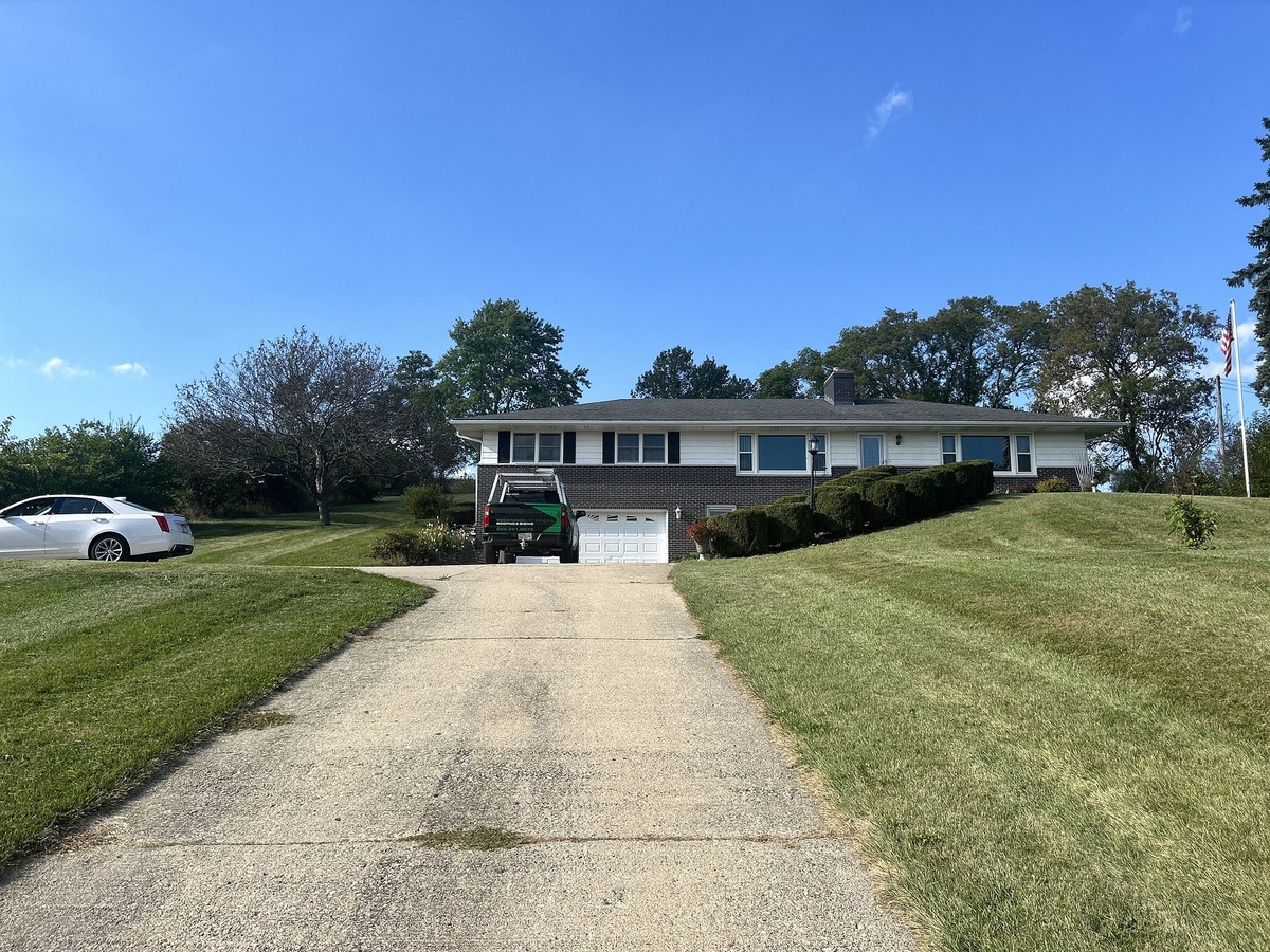 N44W25640 Lindsay Road , Pewaukee, WI, US