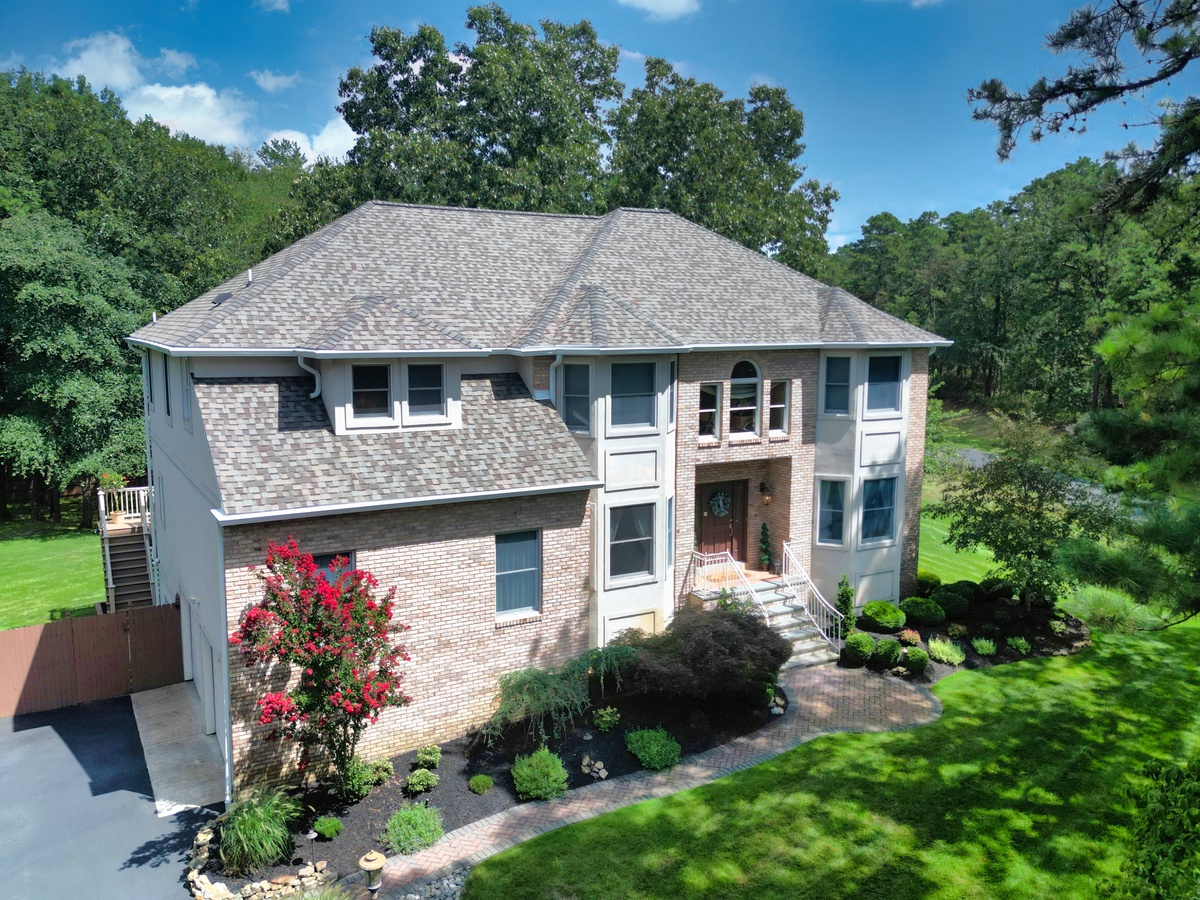1 Norrsken Drive , Evesham, NJ, US