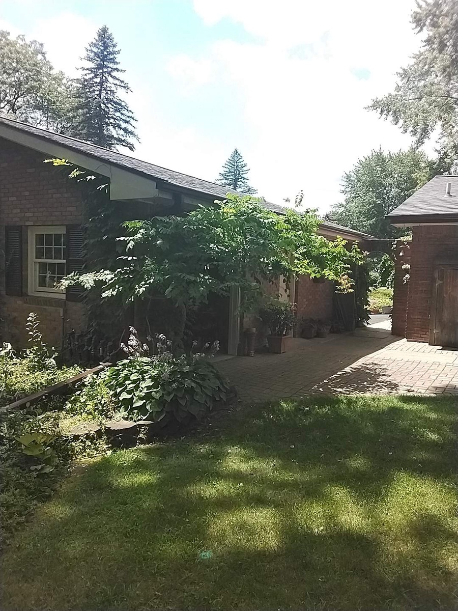 1579 York Terrace , Saline, MI, US