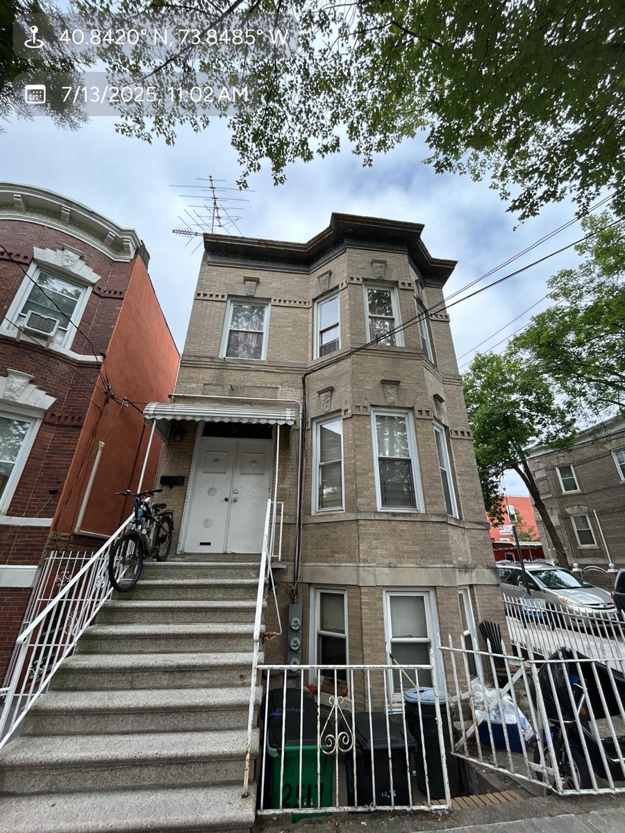 2517 Maclay Avenue , The Bronx, NY, US