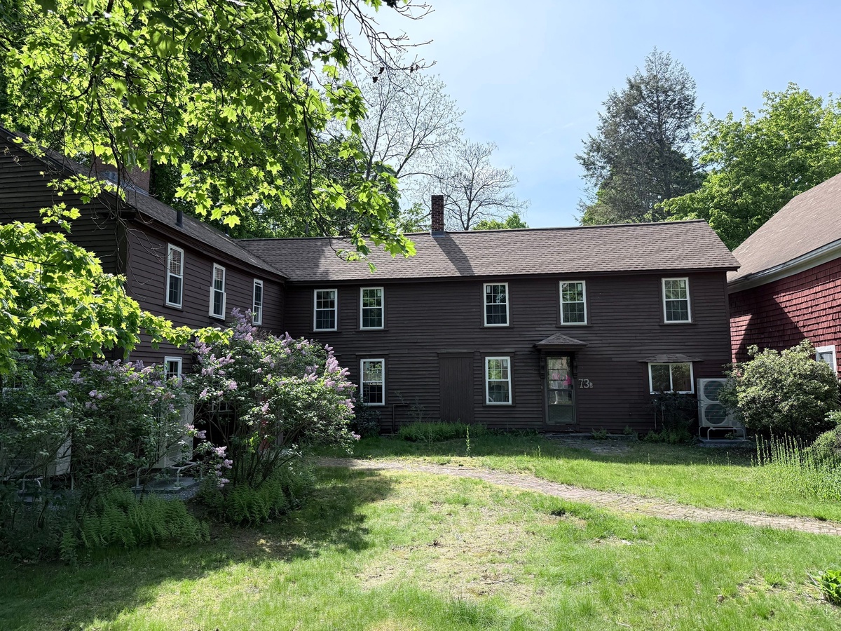 73 Mammoth Road , Pelham, NH, US