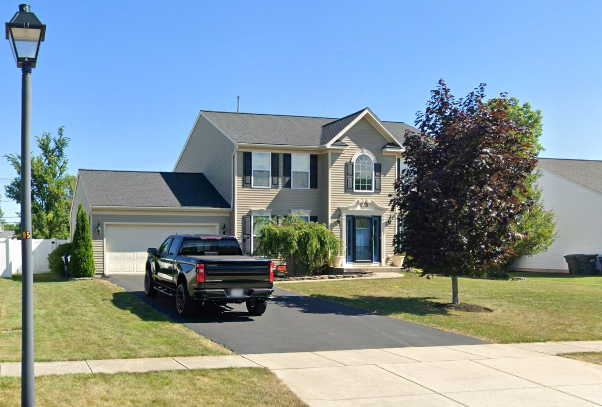 95 Waterford Park , Grandyle Village, NY, US