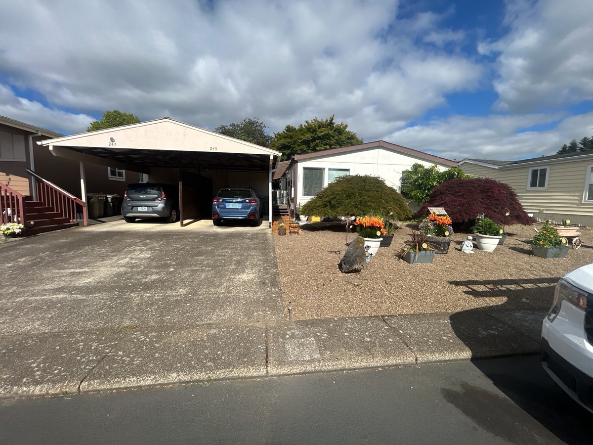 300 Southeast Lacreole Drive , Dallas, OR, US