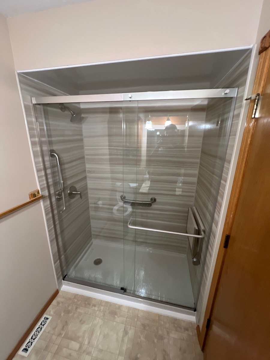 3008 Winchester Drive , Bloomington, IL, US