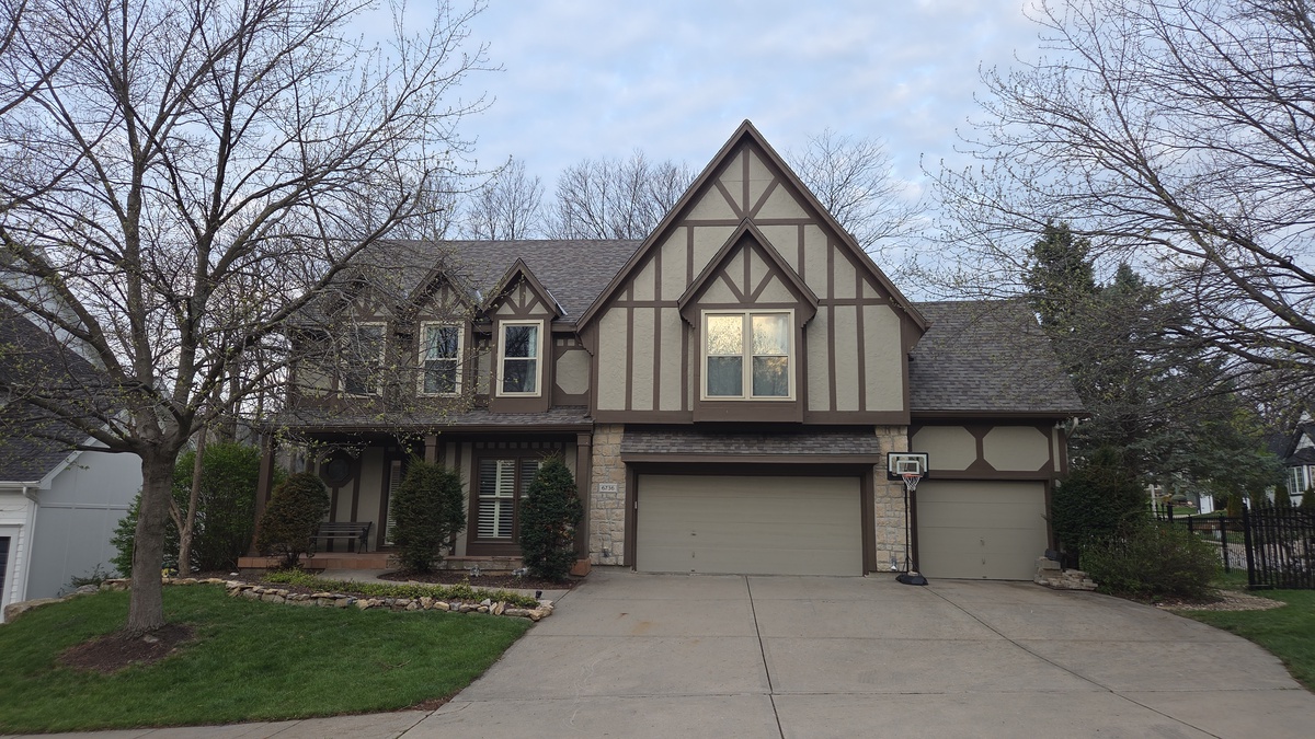 6736 Northwest Monticello Terrace , Kansas City, MO, US