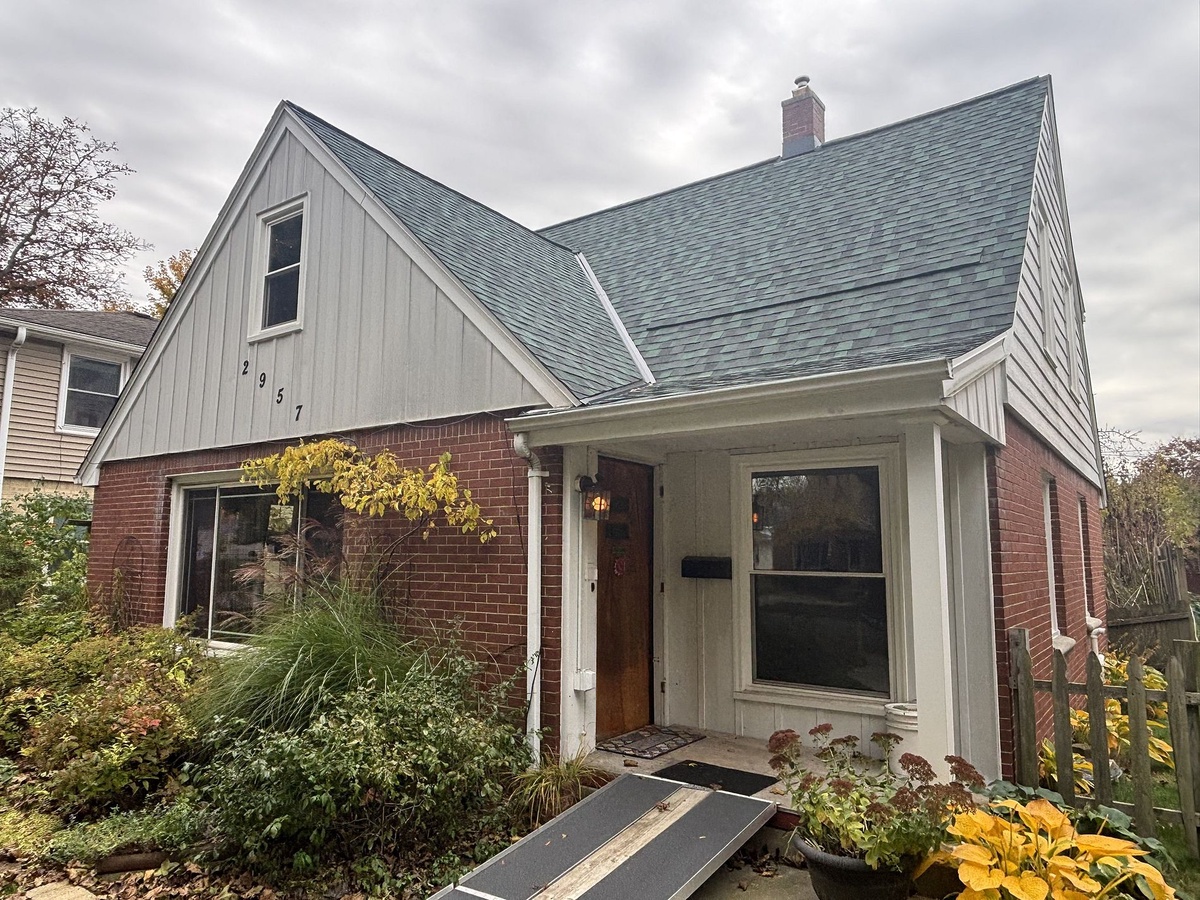 2957 South 39th Street , Milwaukee, WI, US