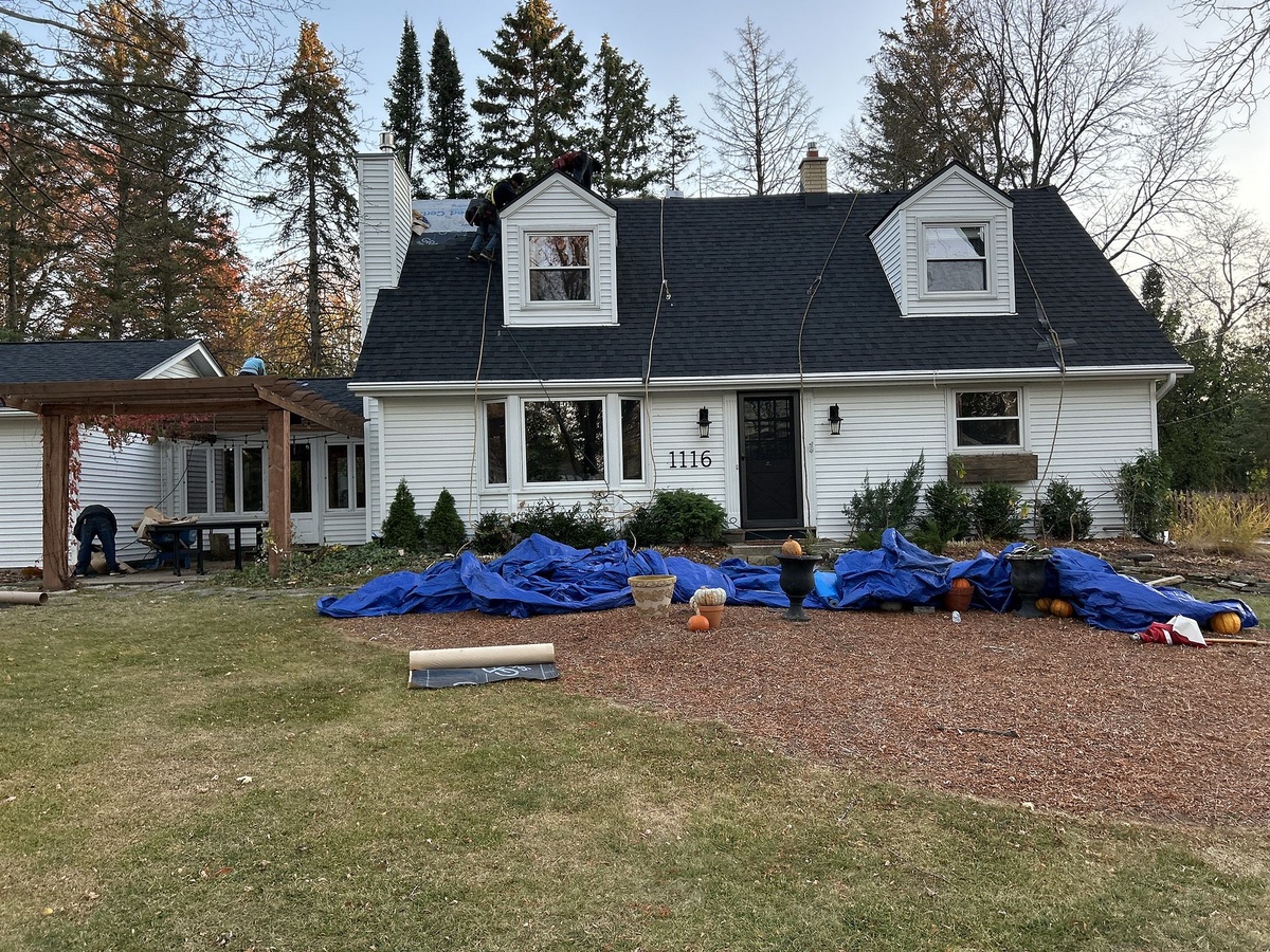 1116 West Devonshire Road , Delafield, WI, US