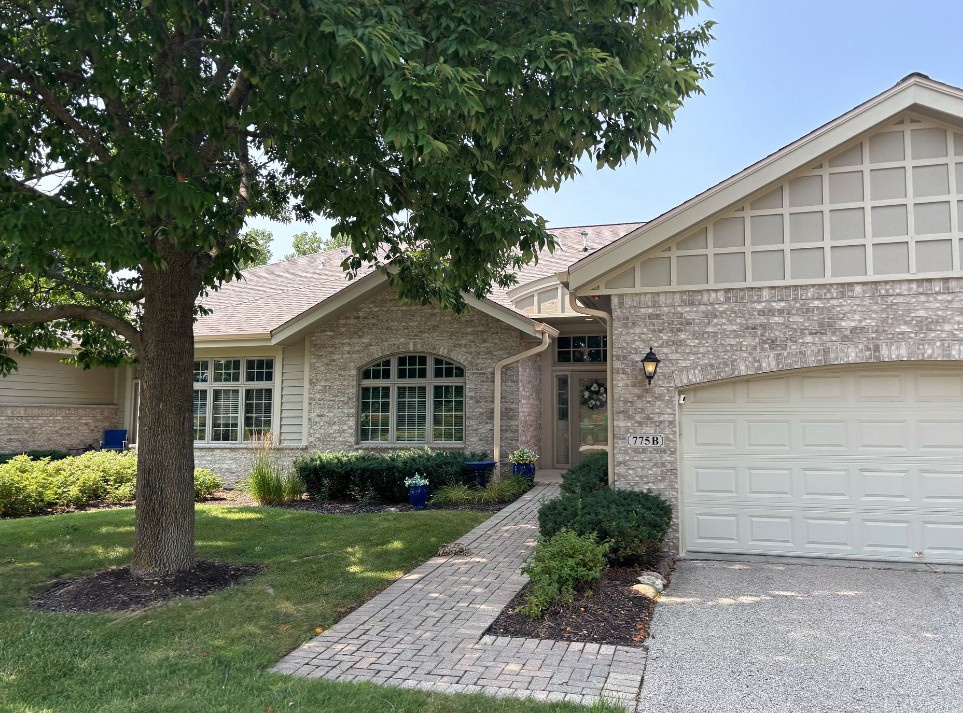 775 Edgewater Drive , Brookfield, WI, US