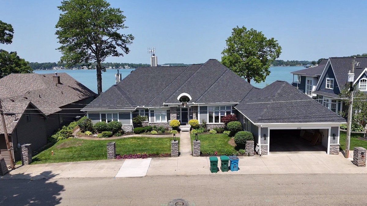 Cassopolis, MI, 49031, US