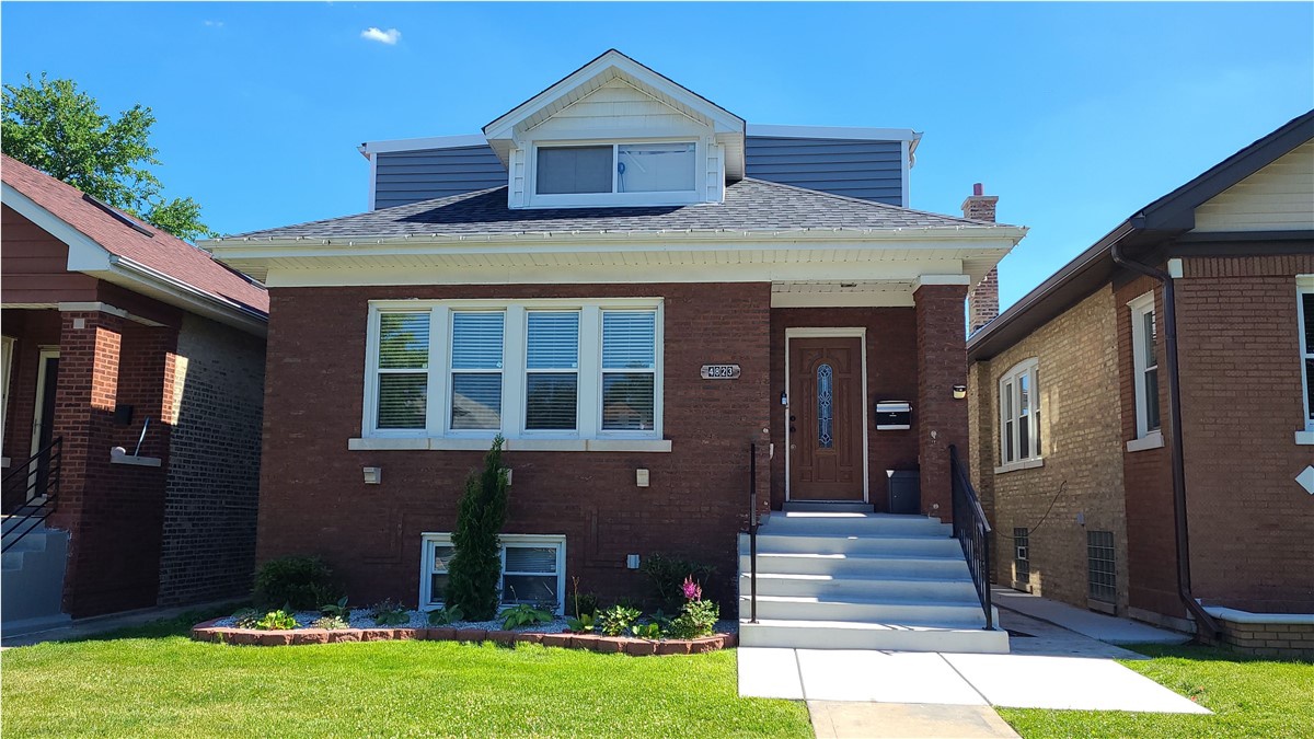 4823 West Schubert Avenue , Chicago, IL, US