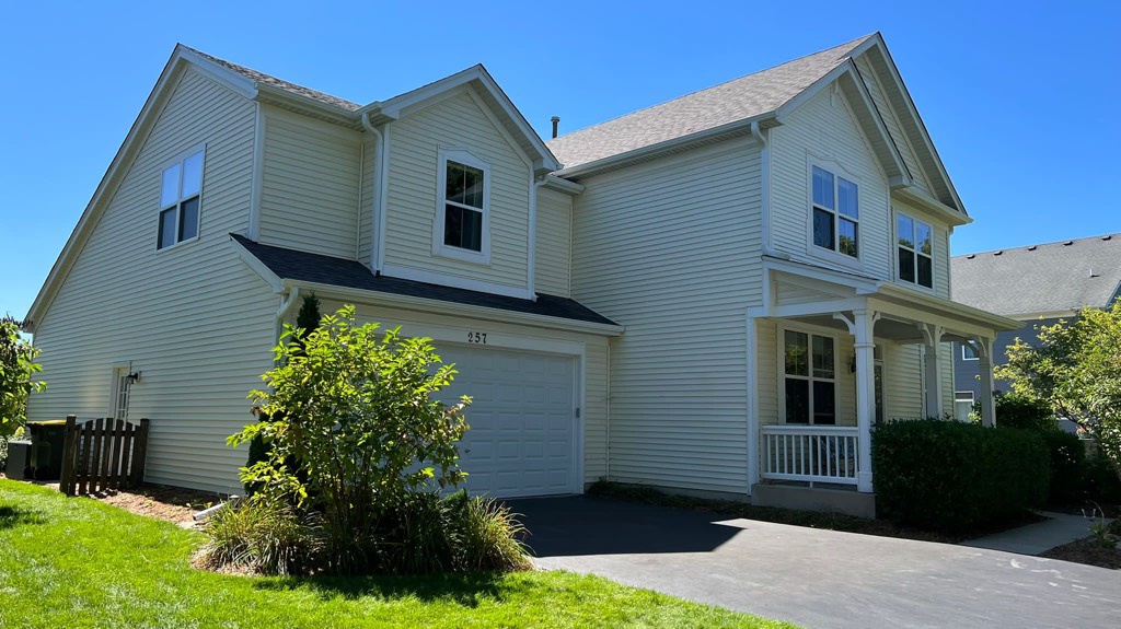 257 Parkstone Drive , Cary, IL, US