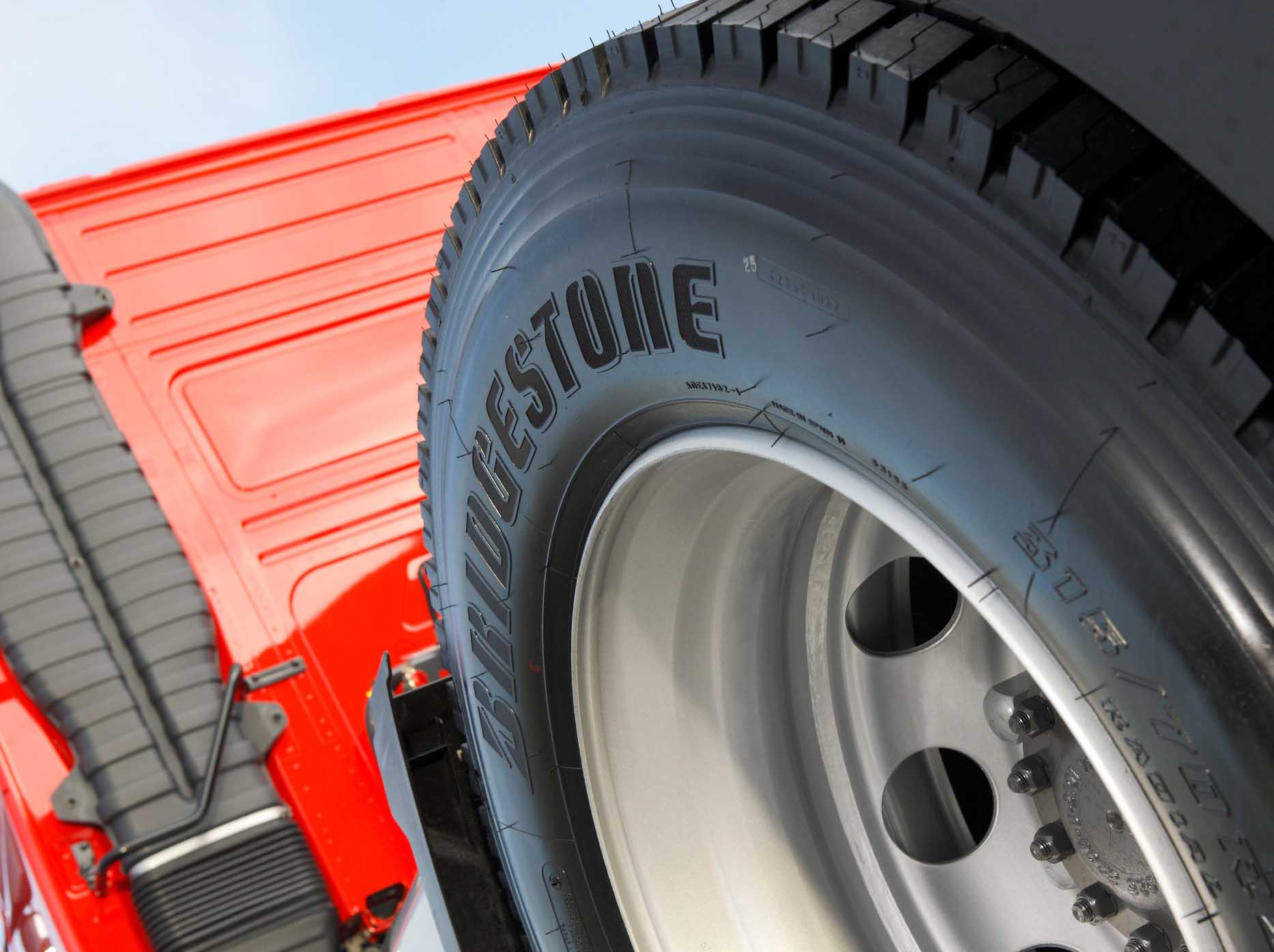 Пробег шины. Bridgestone m-Steer 001. Шины Бриджстоун 843. Truck Tire Bridgestone. Колеса Bridgestone sprinto.