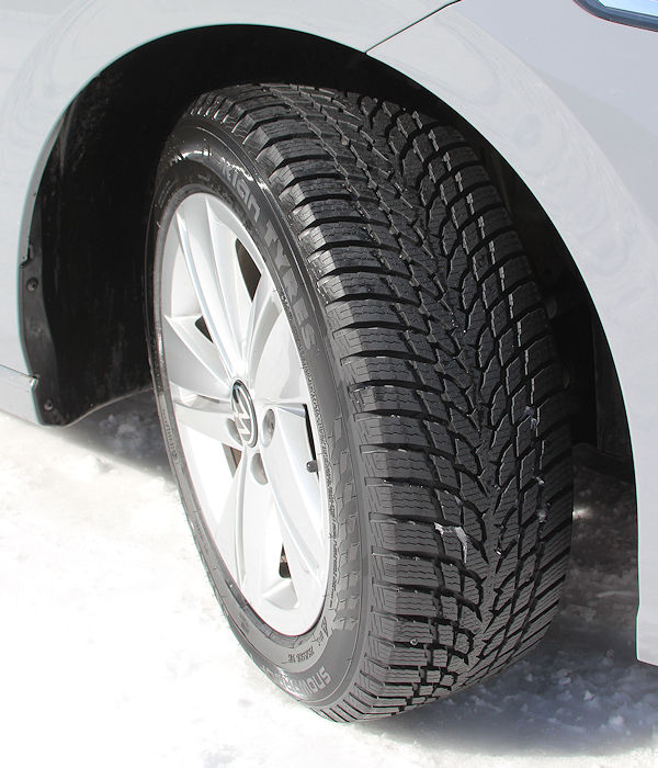 Nokian-Snowproof-1-am-Auto