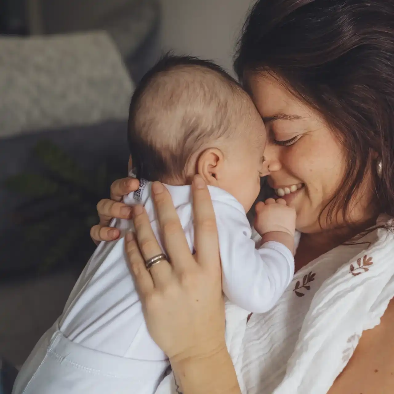 טיפולים רגשיים לנשים אחרי לידה – תמיכה ואיזון | טלי כהן