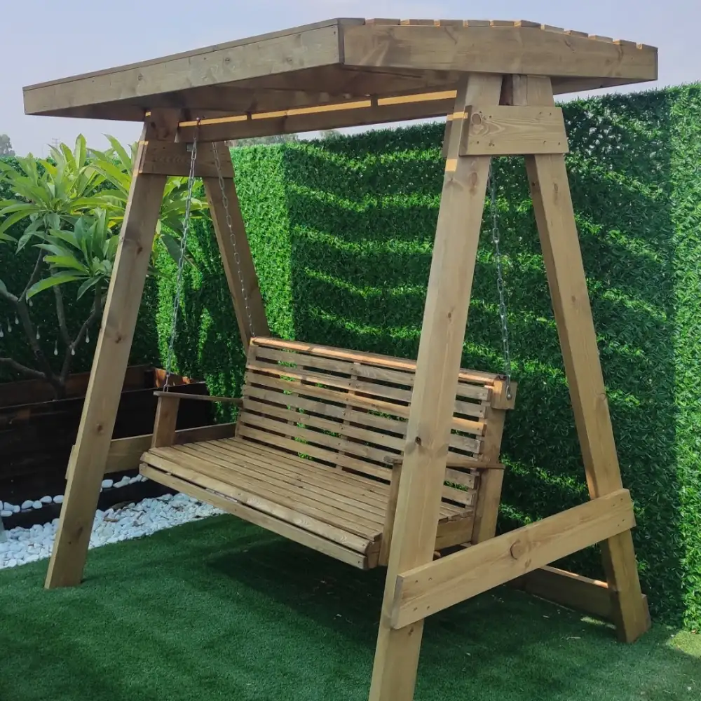 נדנדה מעוצבת מעץ מלא 