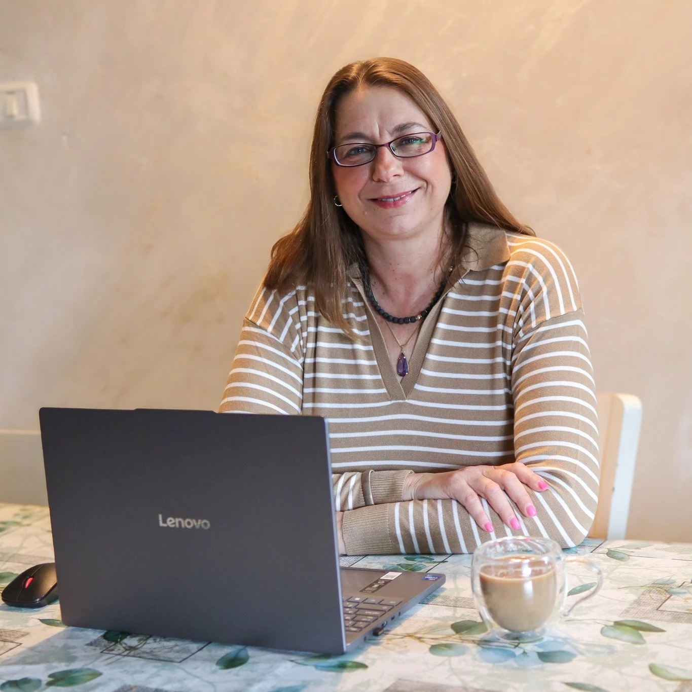 קצת עליי || Simply English - Roni Gati