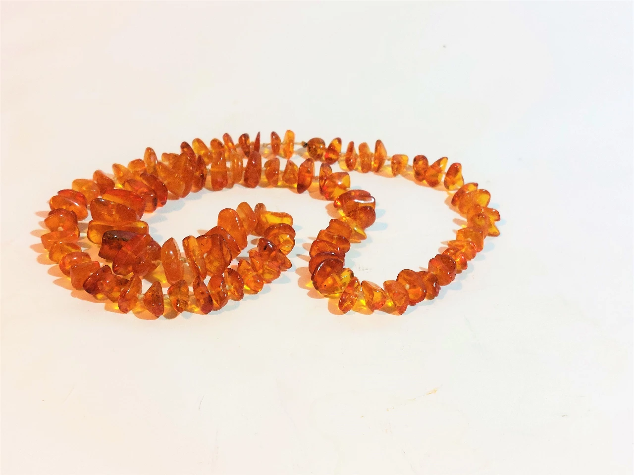 שרשראות מחרוזות (ענק לצוואר)