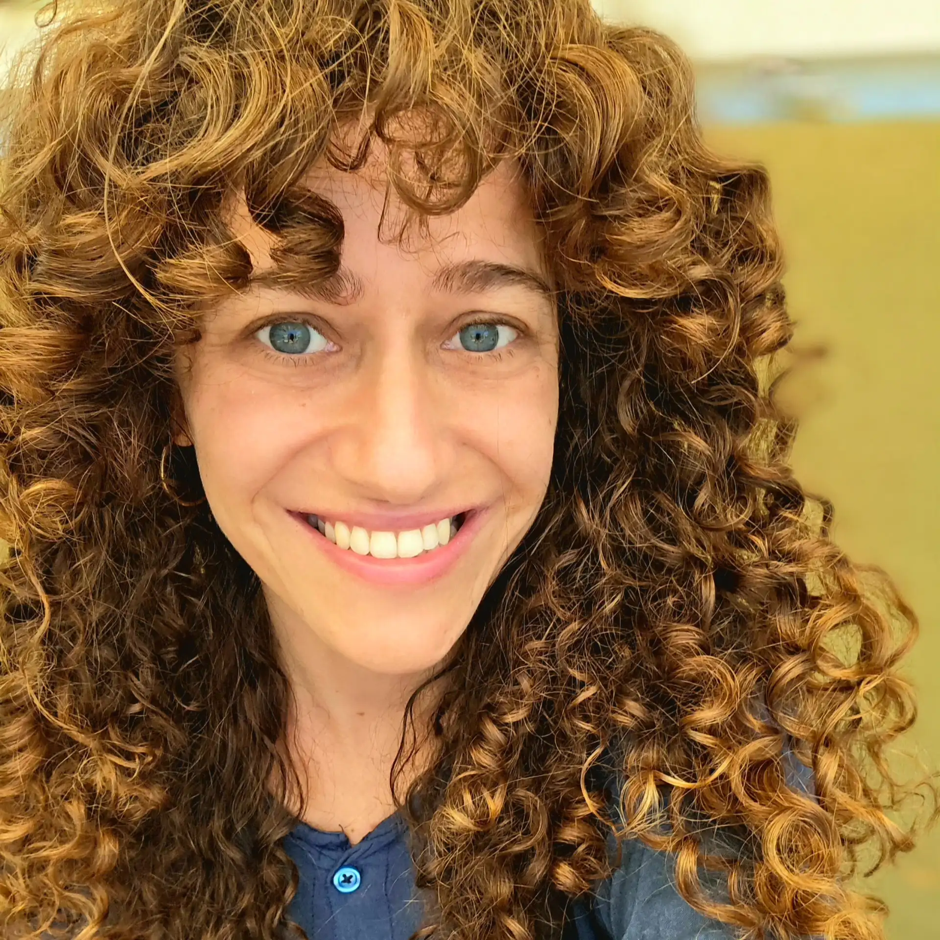 קצת עליי || דנית טיפול גוף נפש - בגישת פסיכותרפיה גופנית התייחסותית הוליסטית