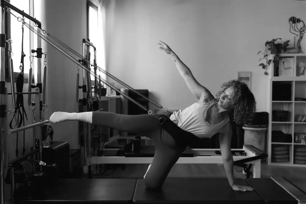 שיעורי פילאטיס בפרדס חנה – חיזוק, ריפוי ותנועה | ניסן-לעד